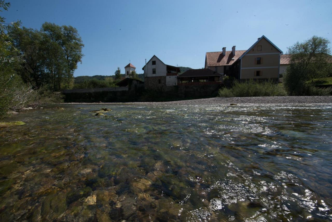 Vila Viktorija Brod na Kupi ภายนอก รูปภาพ